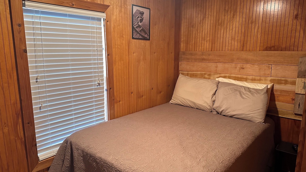 Photo of Bedroom in Lake Village