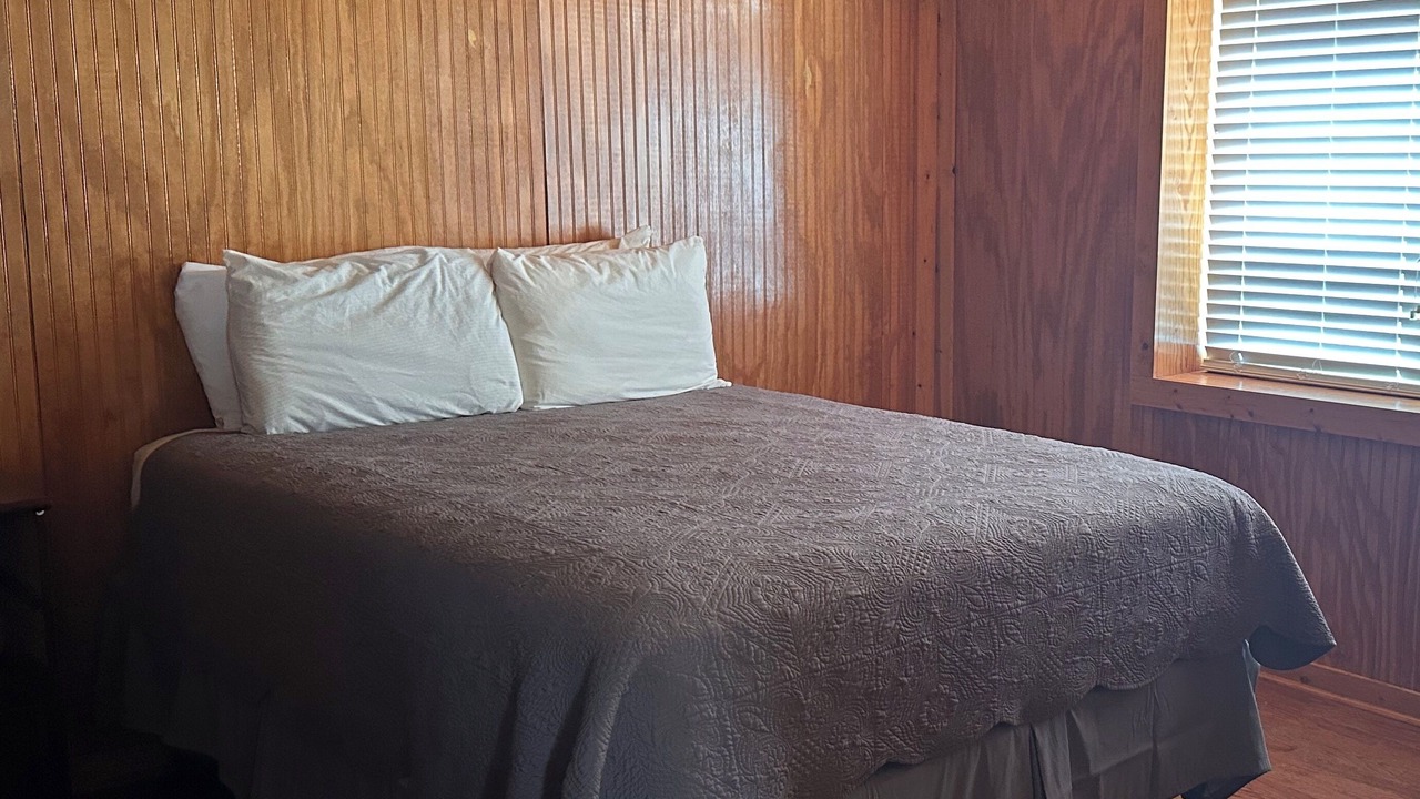 Photo of Bedroom in Lake Village