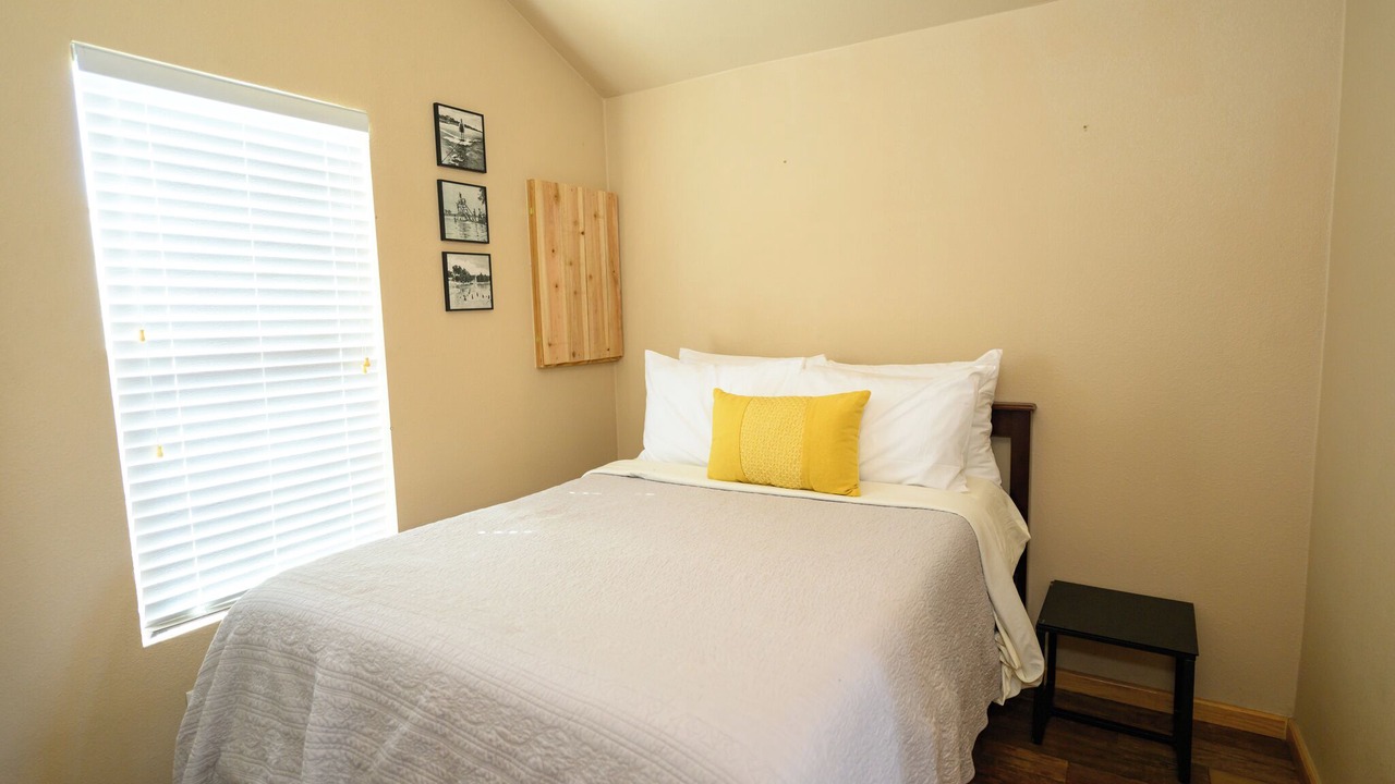 Photo of Bedroom in Lake Village