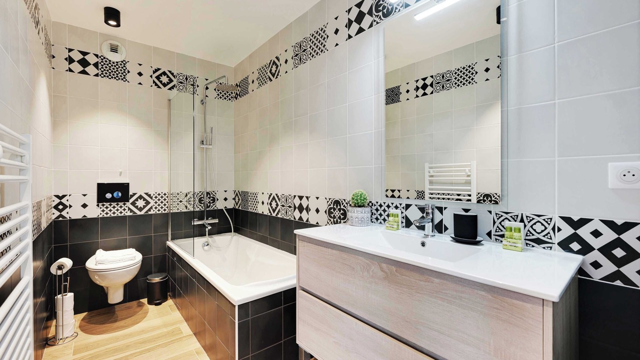 Photo of Bathroom in Vanves