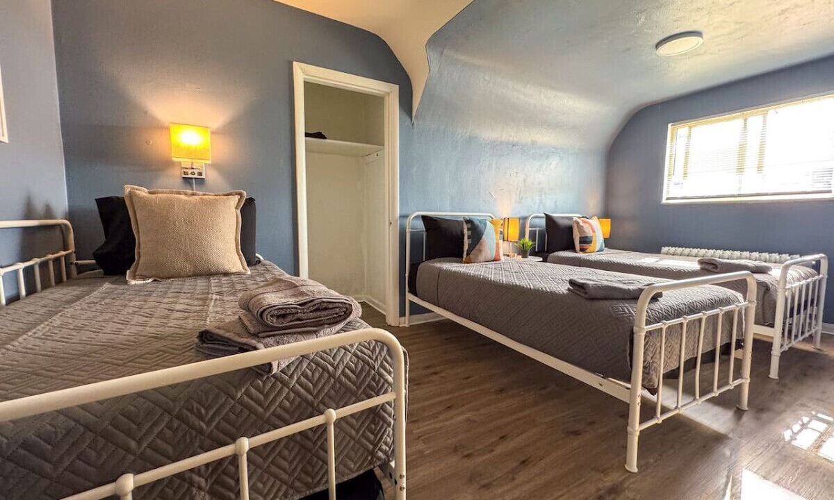 Photo of Bedroom in Mount Oliver