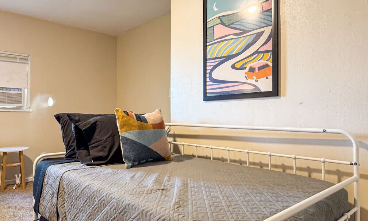 Photo of Bedroom in Mount Oliver
