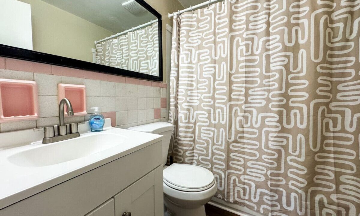 Photo of Bathroom in Mount Oliver