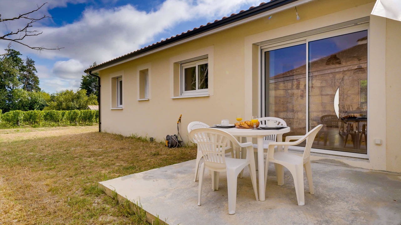 Photo of Outdoor in Neac