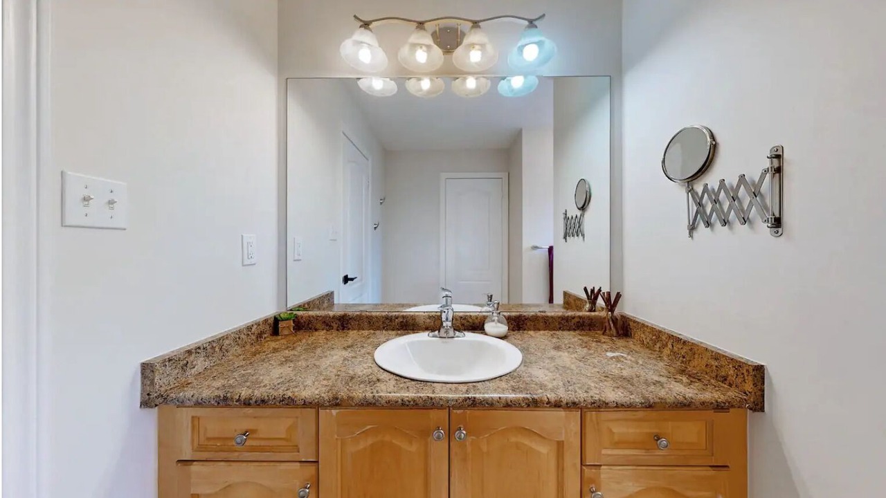 Photo of Bathroom in Churchill Meadows