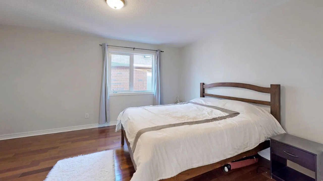 Photo of Bedroom in Churchill Meadows