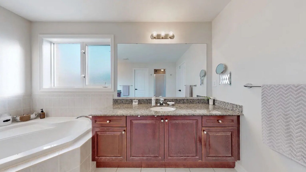 Photo of Bathroom in Churchill Meadows