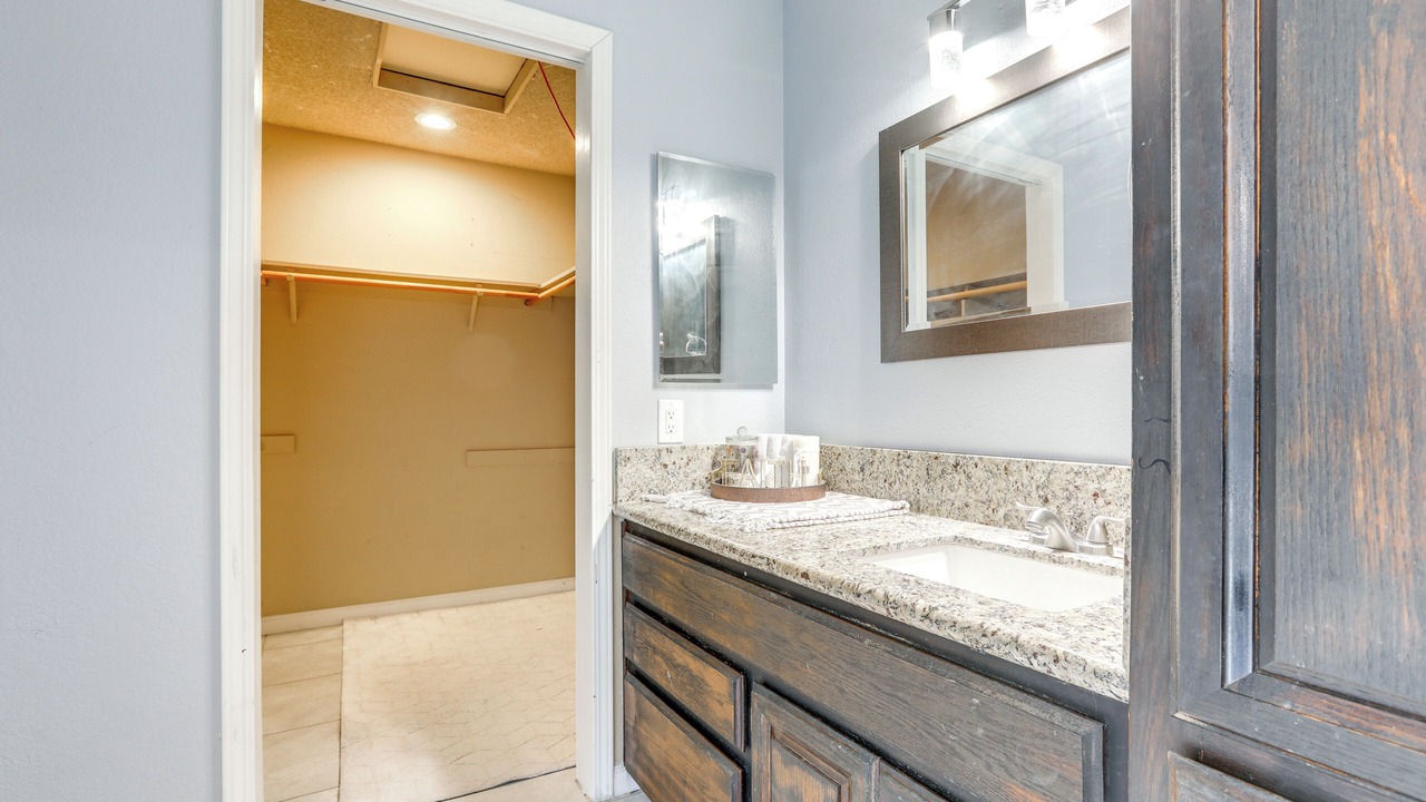 Photo of Bathroom in Foothill Farms