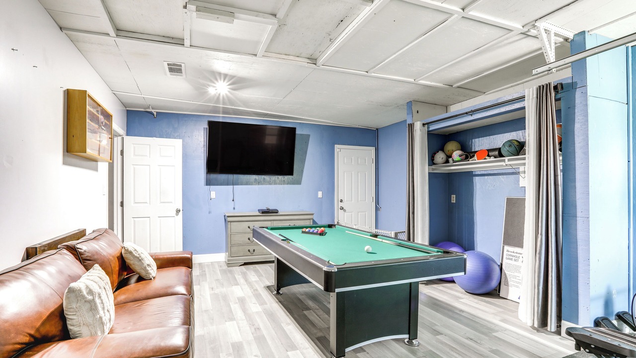 Photo of Bedroom in Foothill Farms