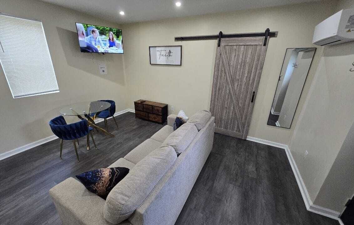 Photo of Livingroom in Darby