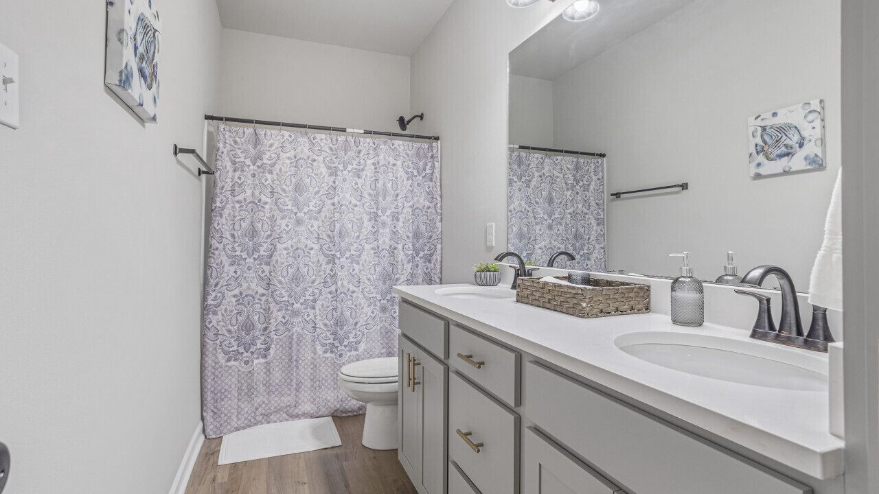 Photo of Bathroom in Highlands - Perkins