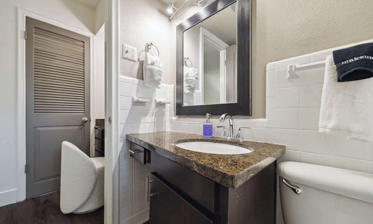 Photo of Bathroom in Uptown