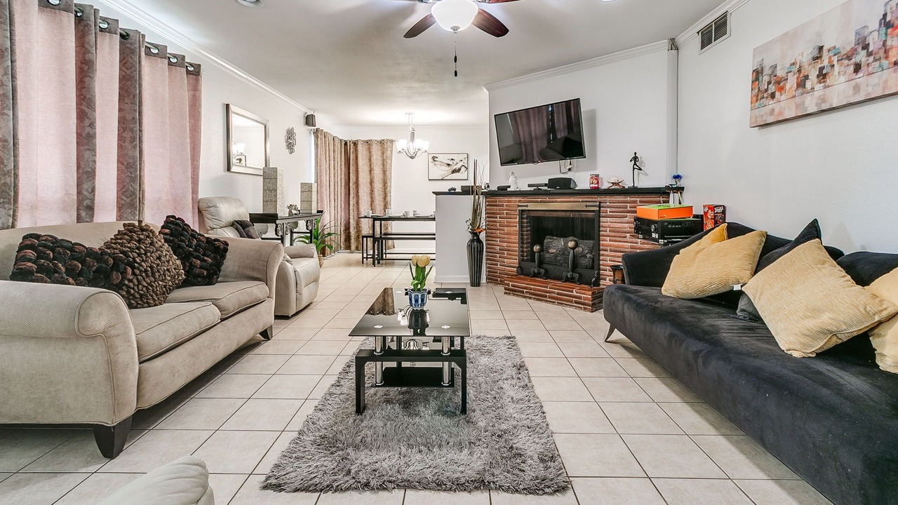 Photo of Livingroom in Central Oklahoma City