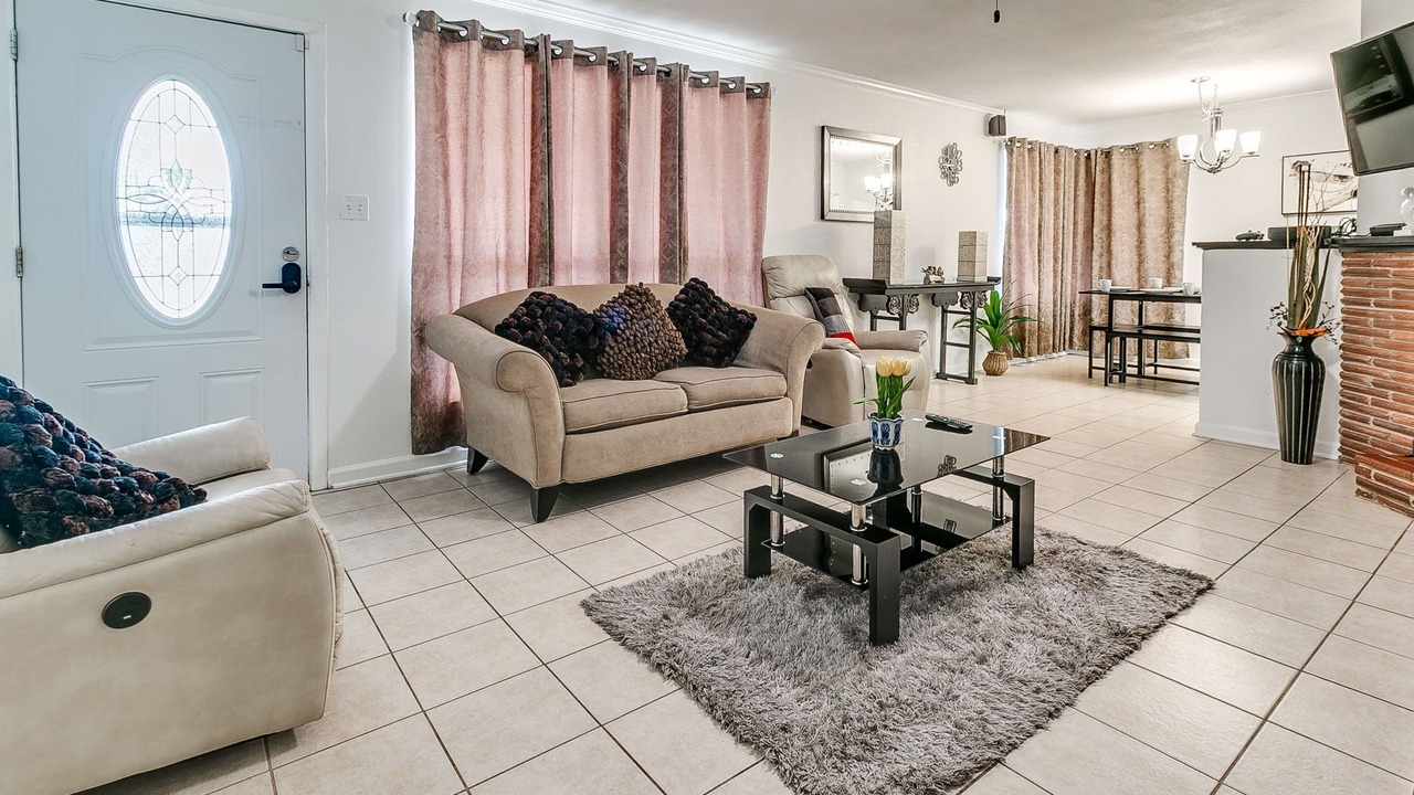 Photo of Livingroom in Central Oklahoma City