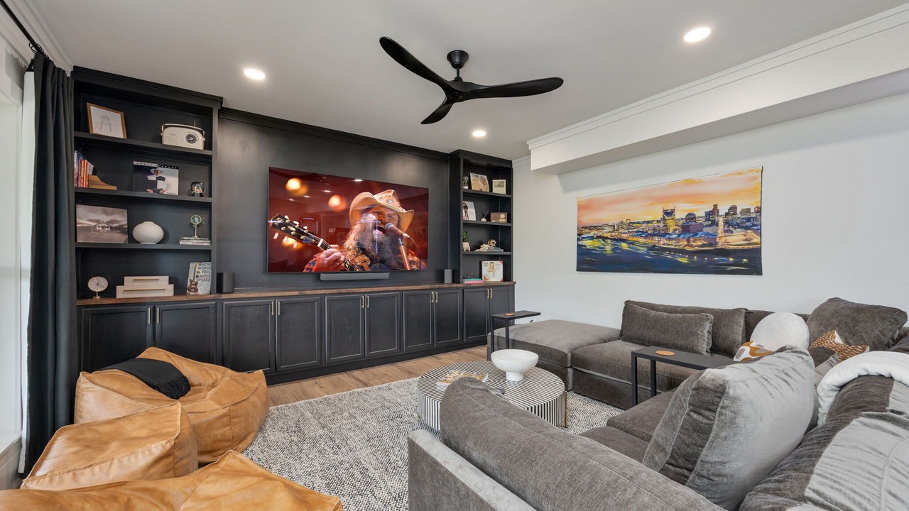 Photo of Livingroom in Thompson's Station