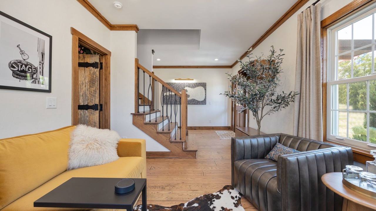 Photo of Livingroom in Thompson's Station