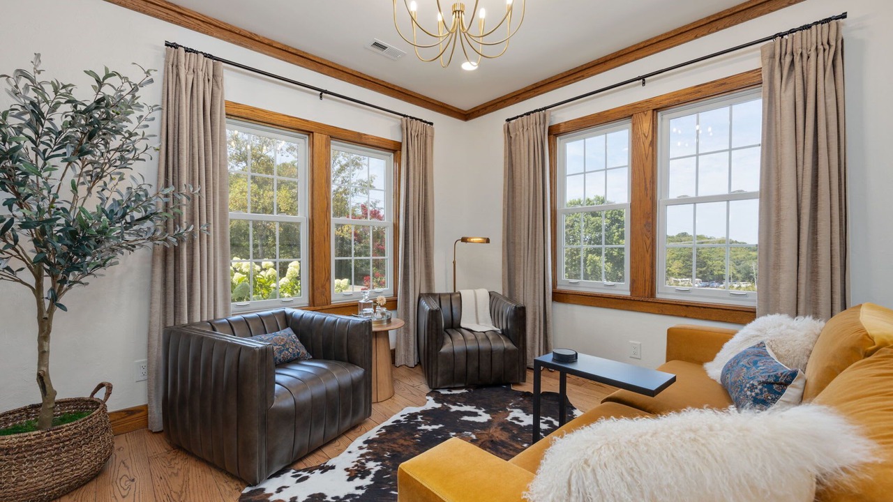 Photo of Livingroom in Thompson's Station