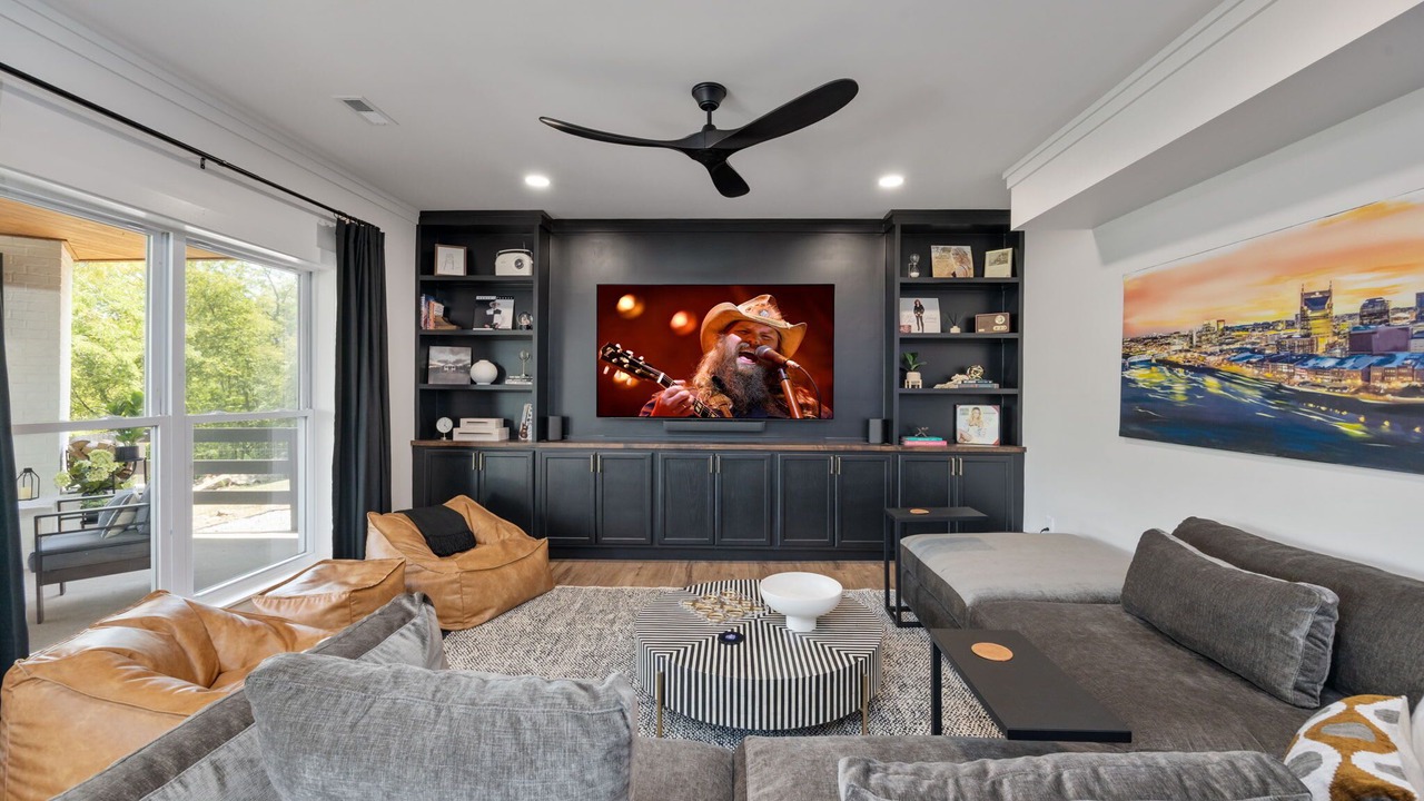Photo of Livingroom in Thompson's Station