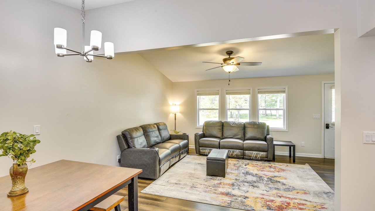 Photo of Livingroom in Shorewood-Tower Hills-Harbert
