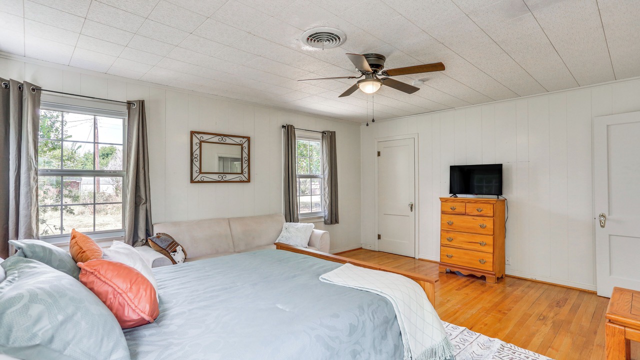 Photo of Bedroom in Crowell