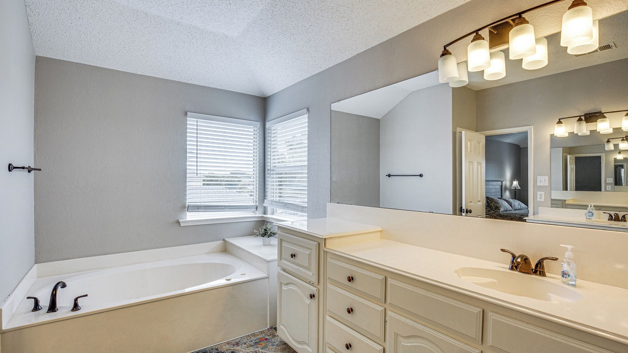 Photo of Bathroom in Allen