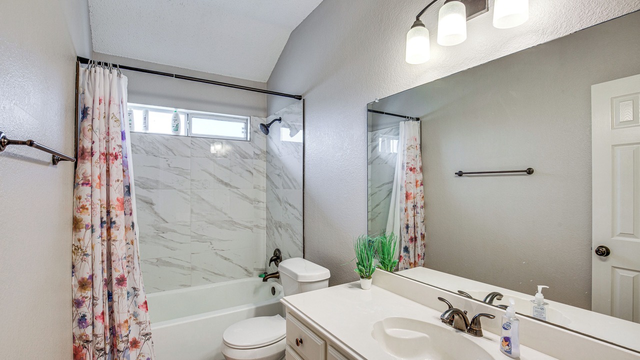 Photo of Bathroom in Allen