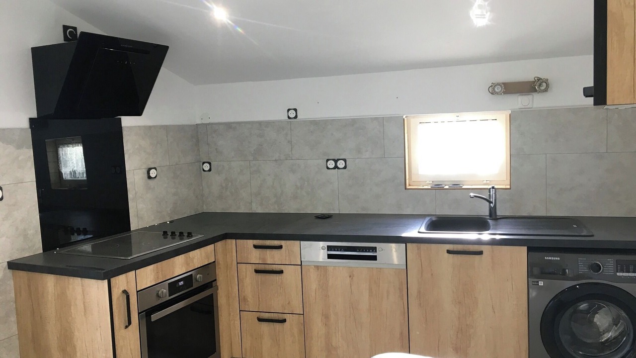 Photo of Kitchen in Warnecourt