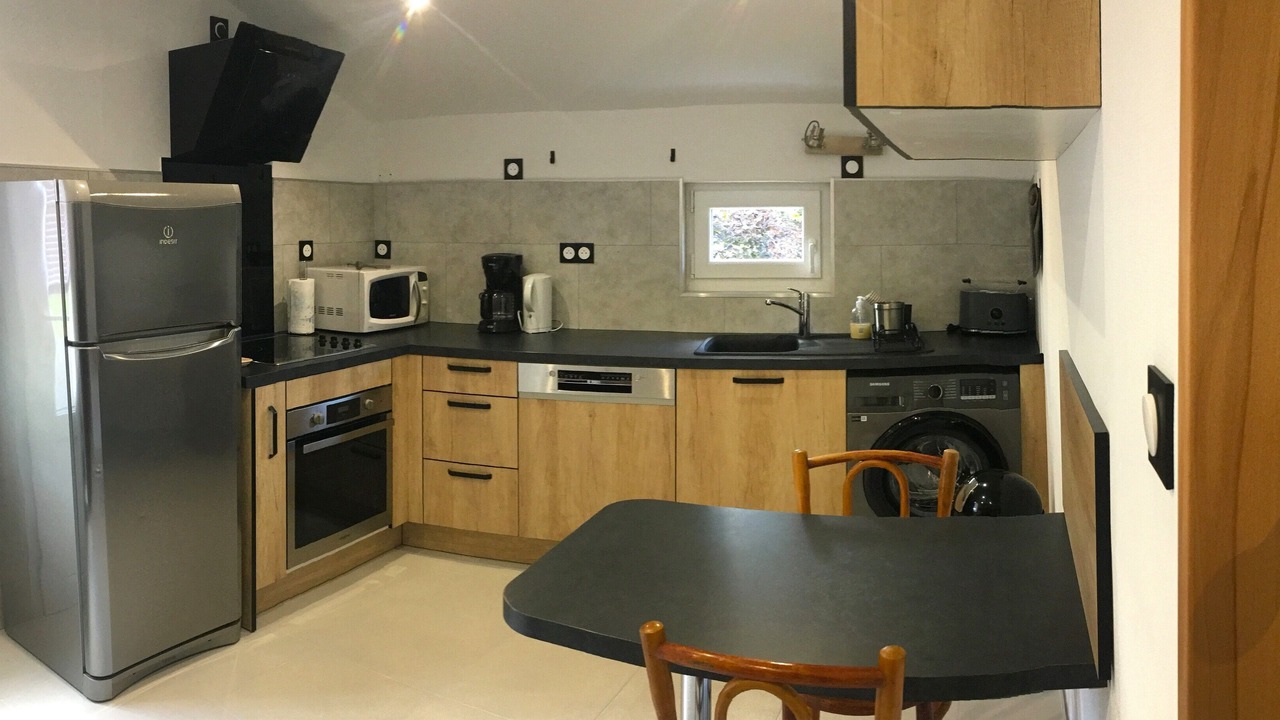 Photo of Kitchen in Warnecourt