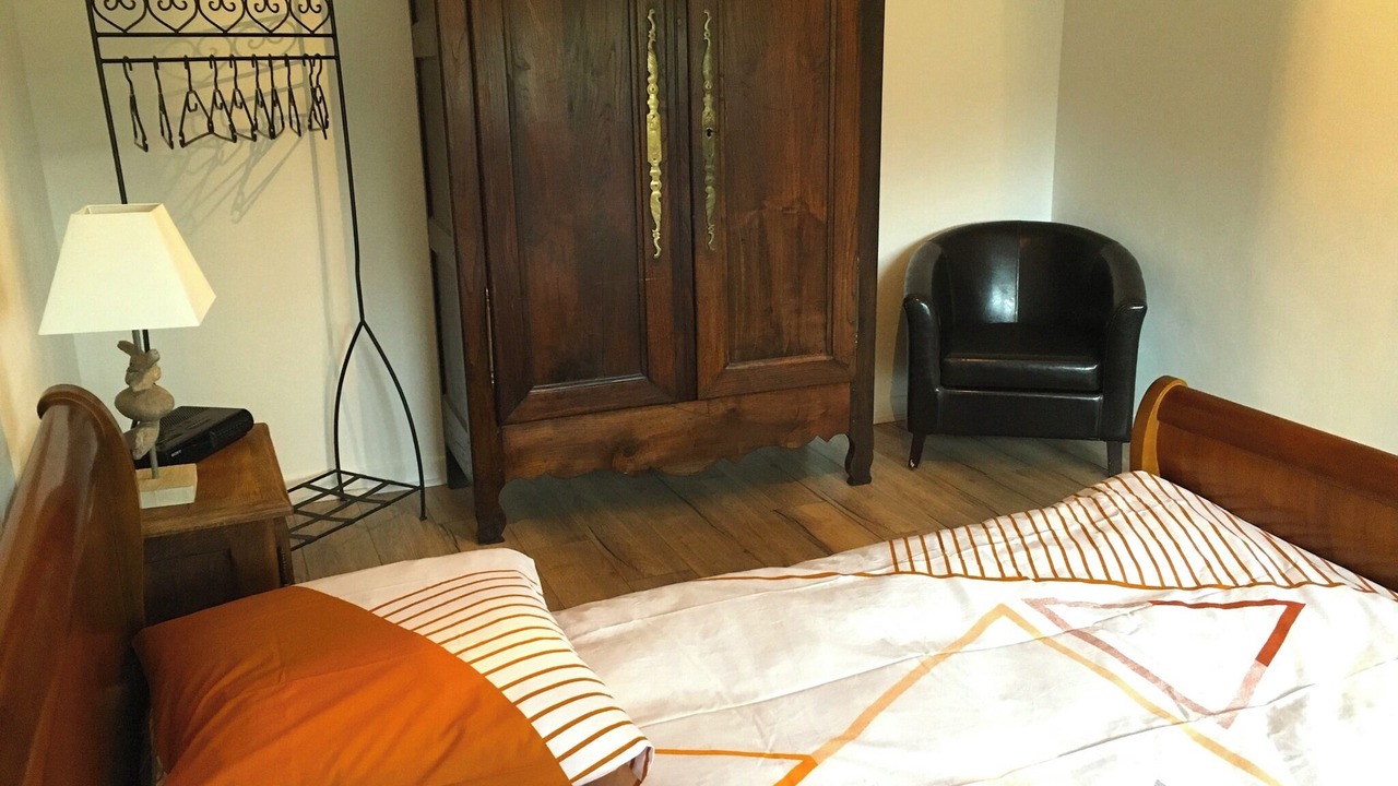 Photo of Bedroom in Warnecourt