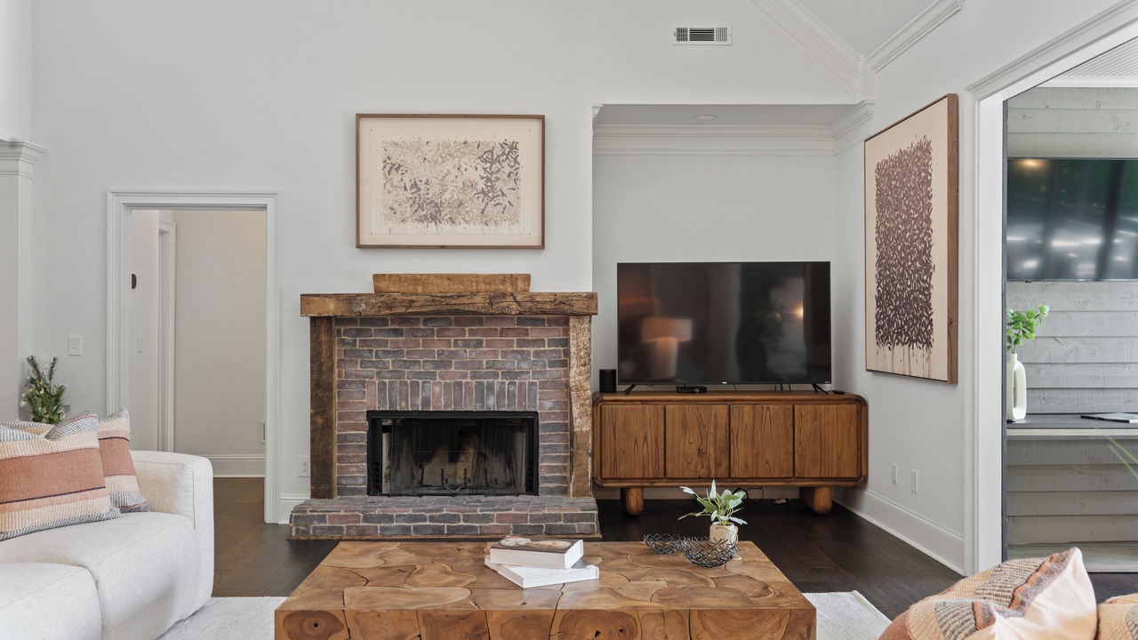 Photo of Livingroom in Eatonton
