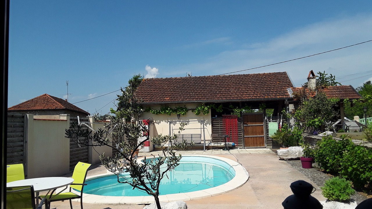 Photo of Outdoor in Gourgeon