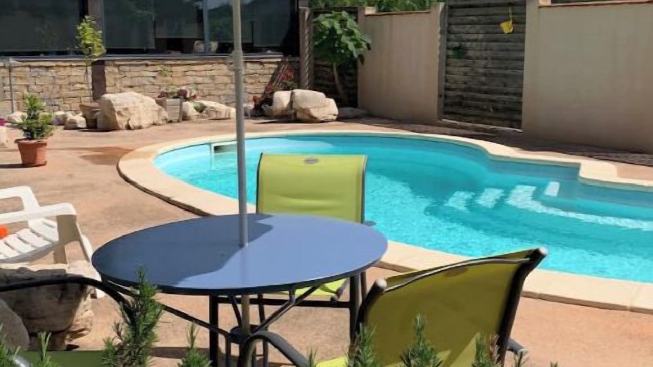 Photo of Outdoor in Gourgeon