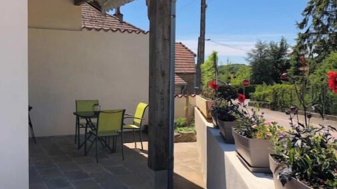 Photo of Outdoor in Gourgeon