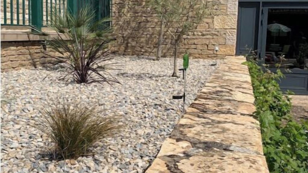 Photo of Outdoor in Gourgeon