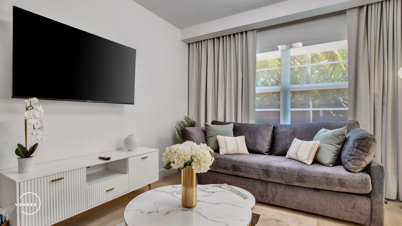 Photo of Livingroom in South Pointe