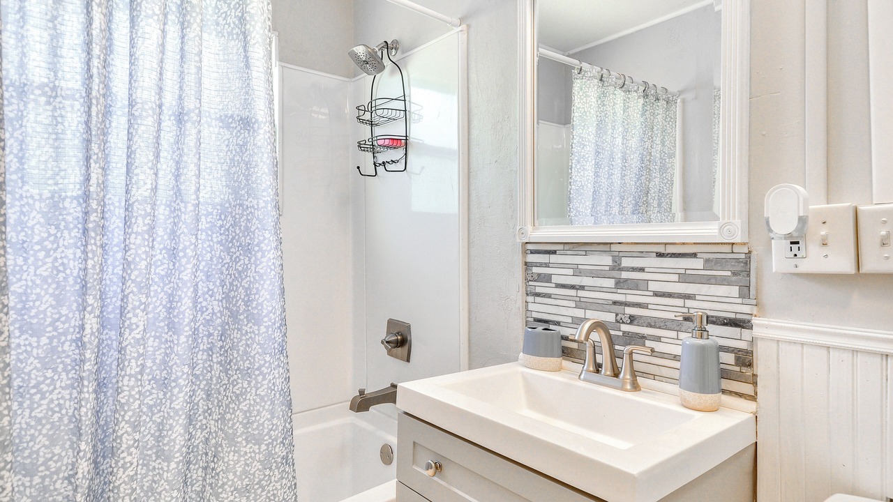 Photo of Bathroom in Cathlamet