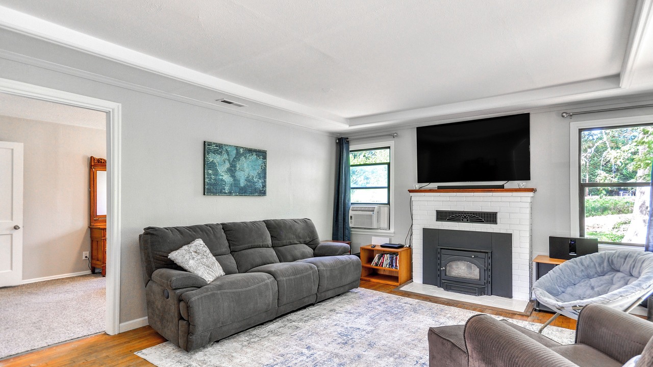 Photo of Bedroom in Cathlamet