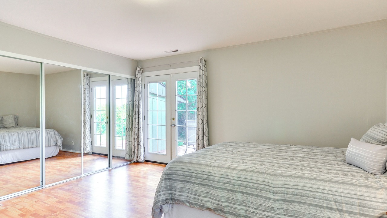 Photo of Bedroom in Cathlamet