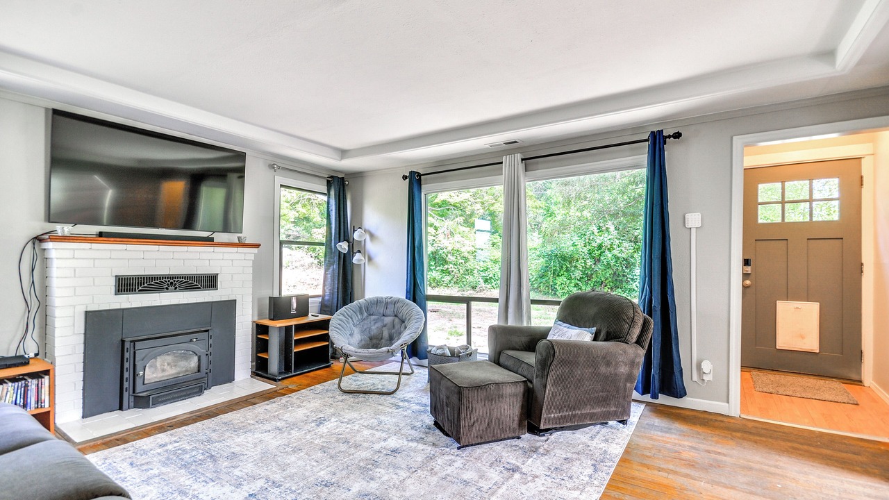 Photo of Livingroom in Cathlamet