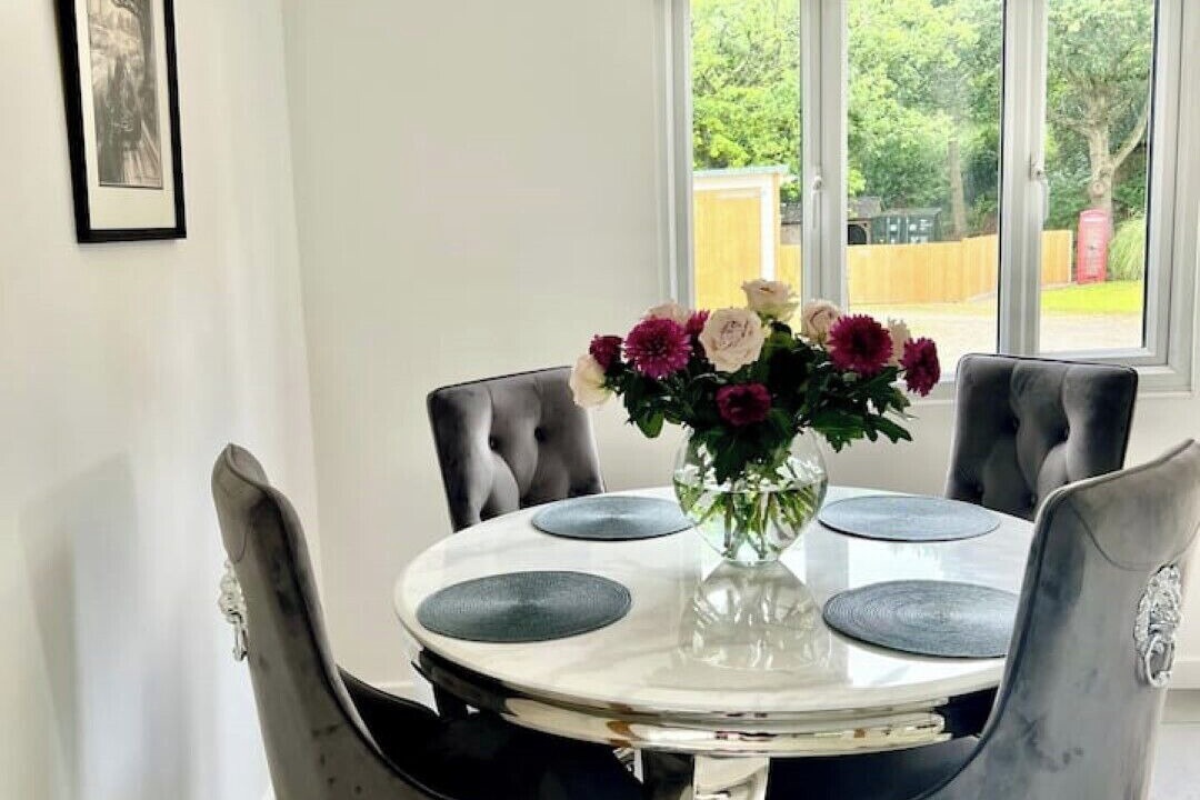 Photo of Others in Charing