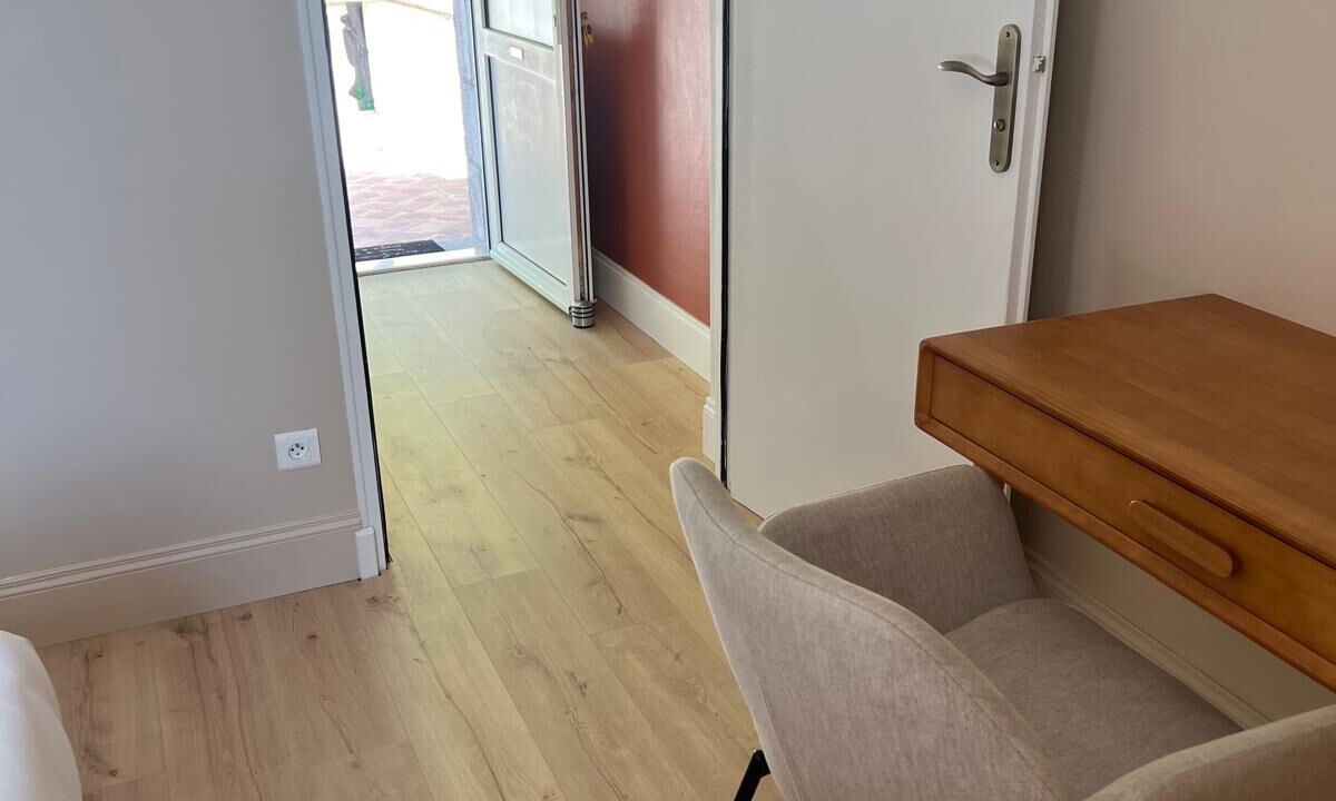 Photo of Others in Laplume