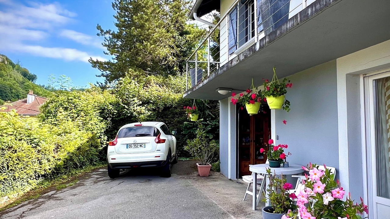 Photo of Patio Balcony in Ornans