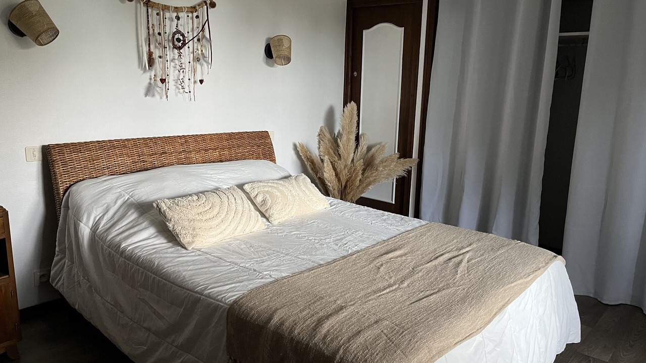 Photo of Bedroom in Gastes