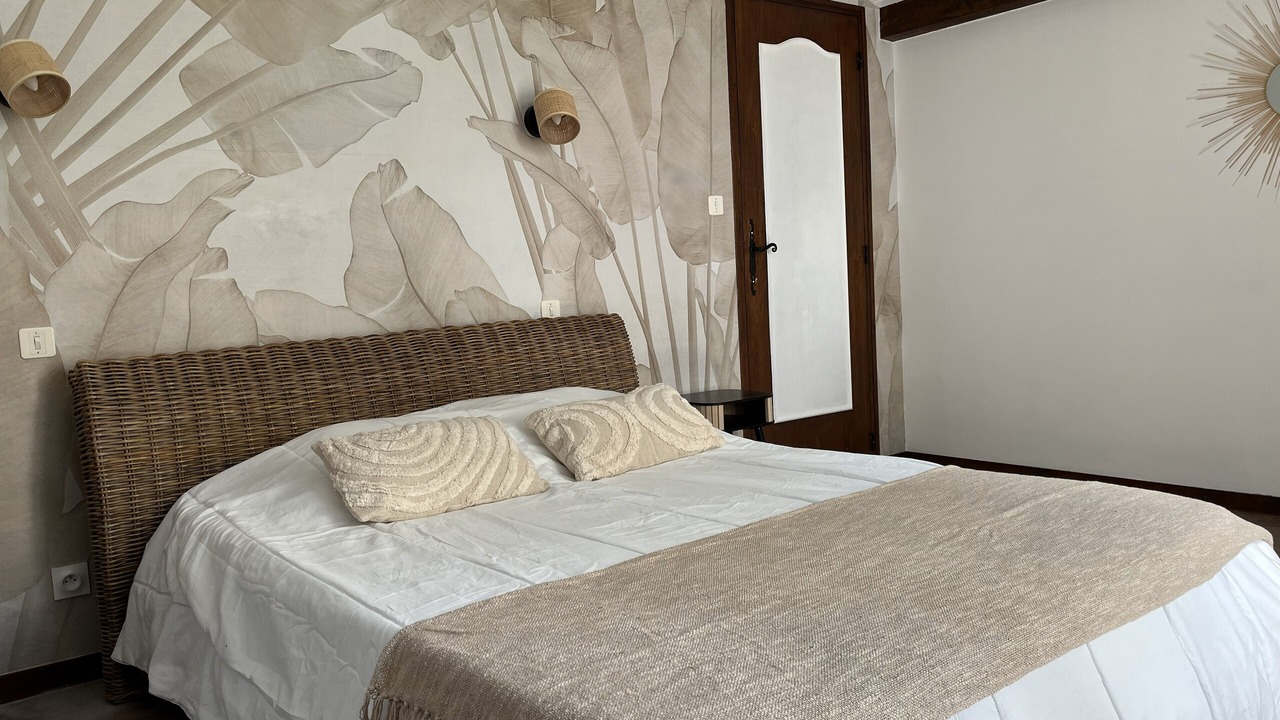 Photo of Bedroom in Gastes