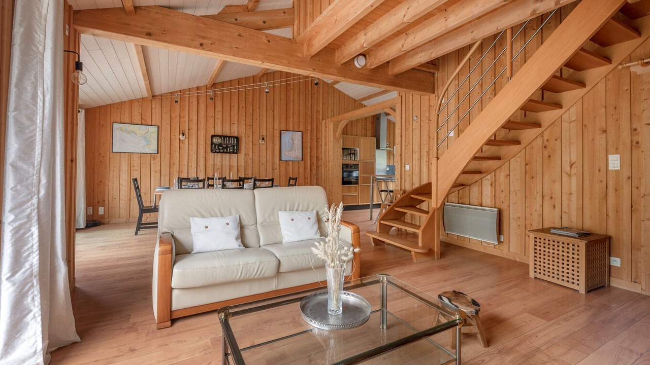 Photo of Livingroom in Saint-Michel-Chef-Chef