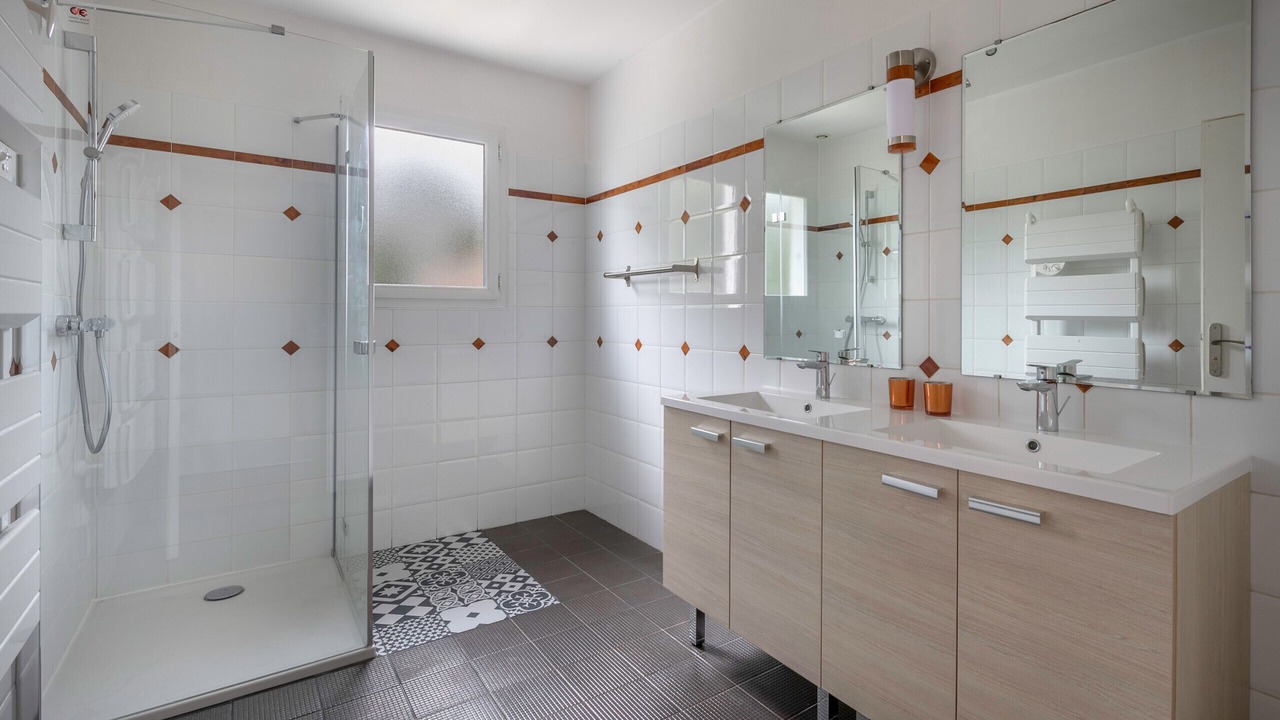 Photo of Bathroom in Saint-Michel-Chef-Chef