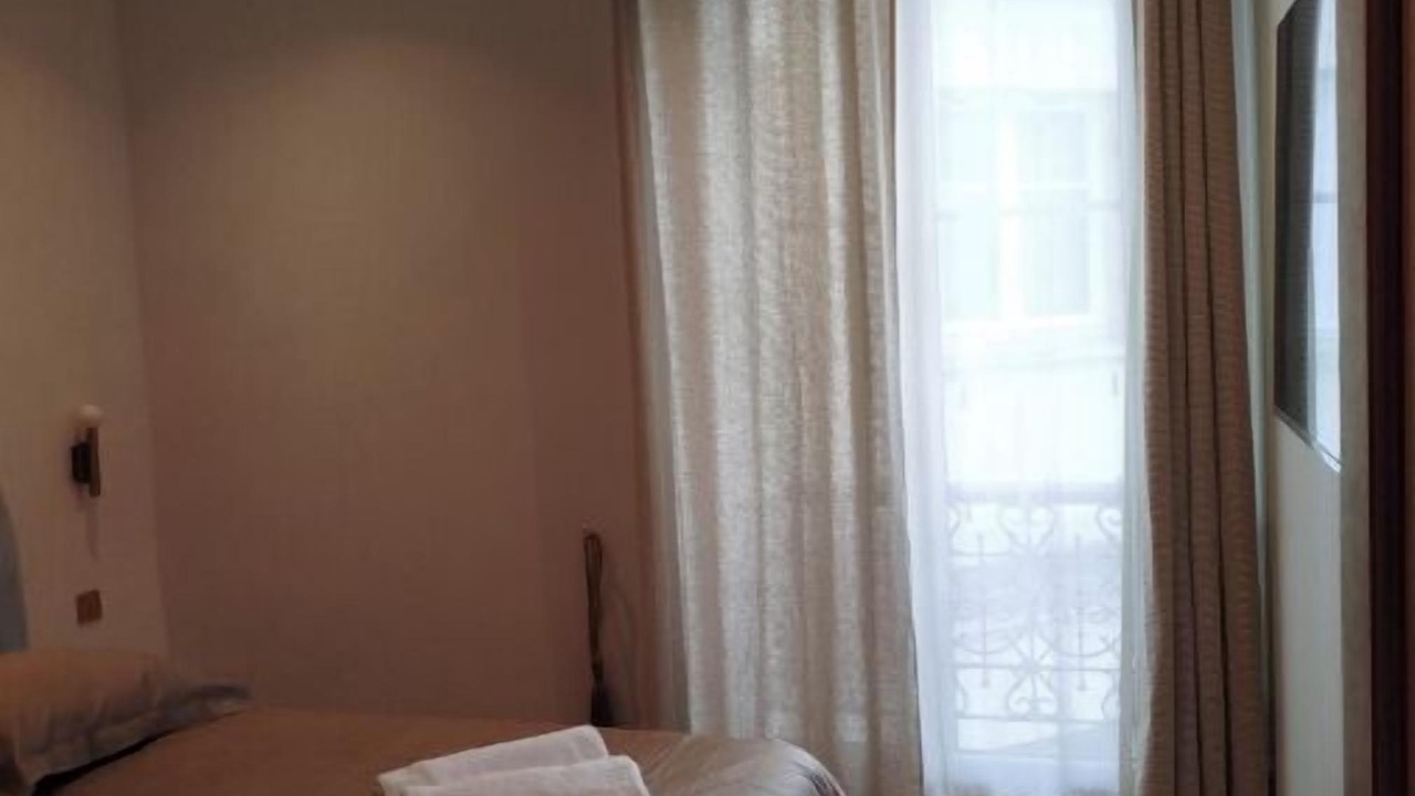 Photo of Bedroom in Val-de-Grace