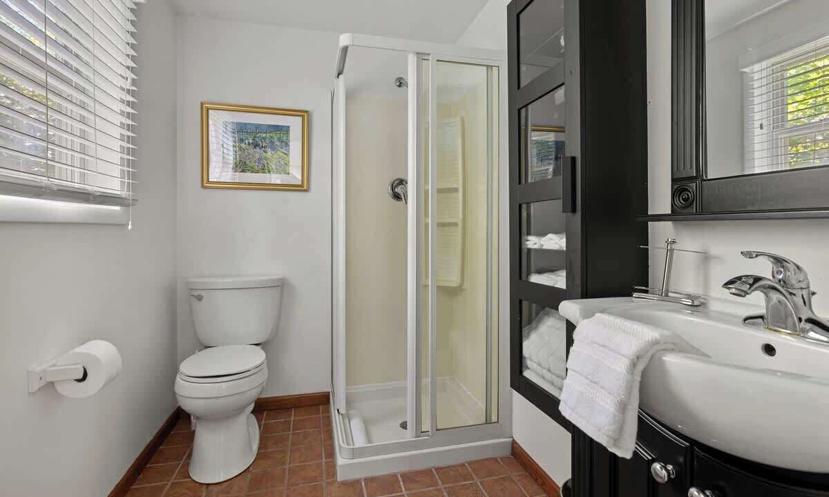 Photo of Bathroom in Lakeside