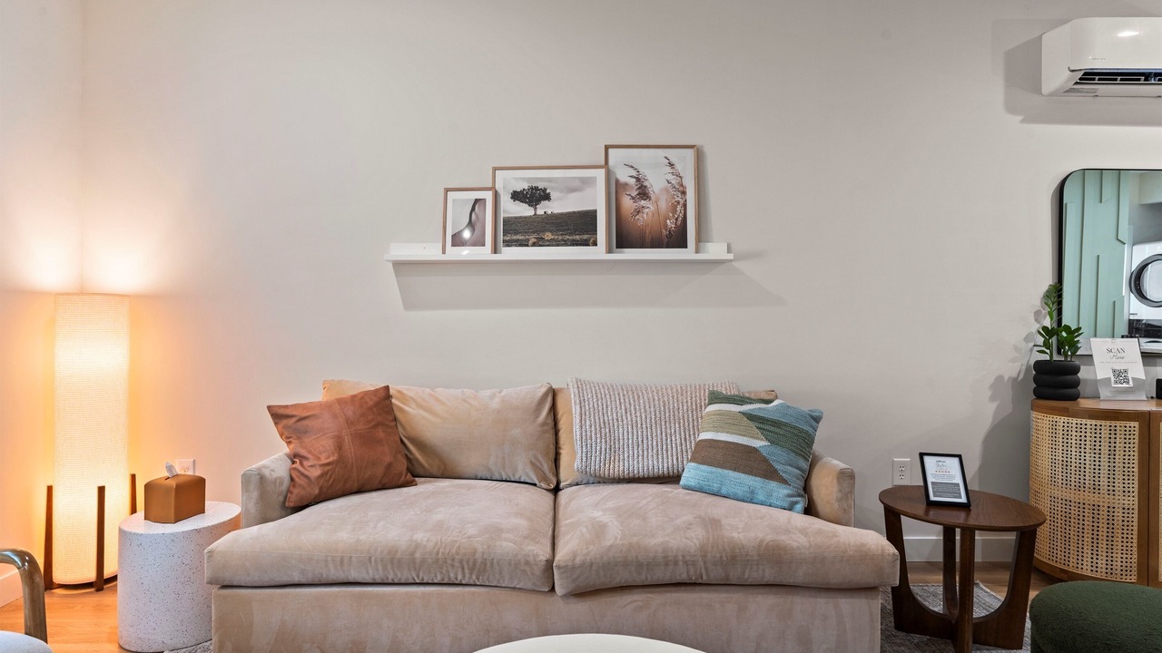 Photo of Livingroom in Shawnee Heights