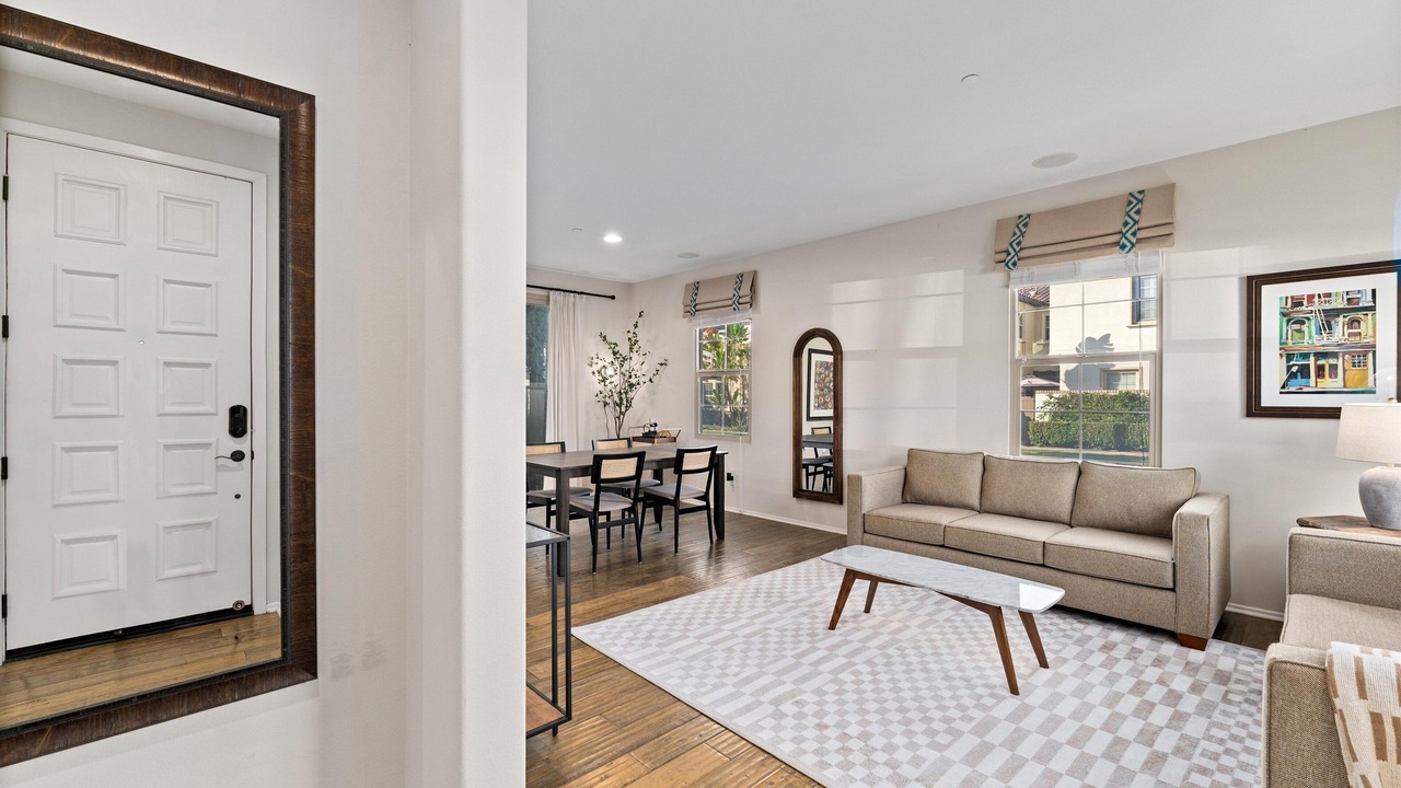 Photo of Livingroom in Anaheim Colony Historic District